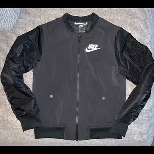 Boys Nike Bomber Jacket Medium